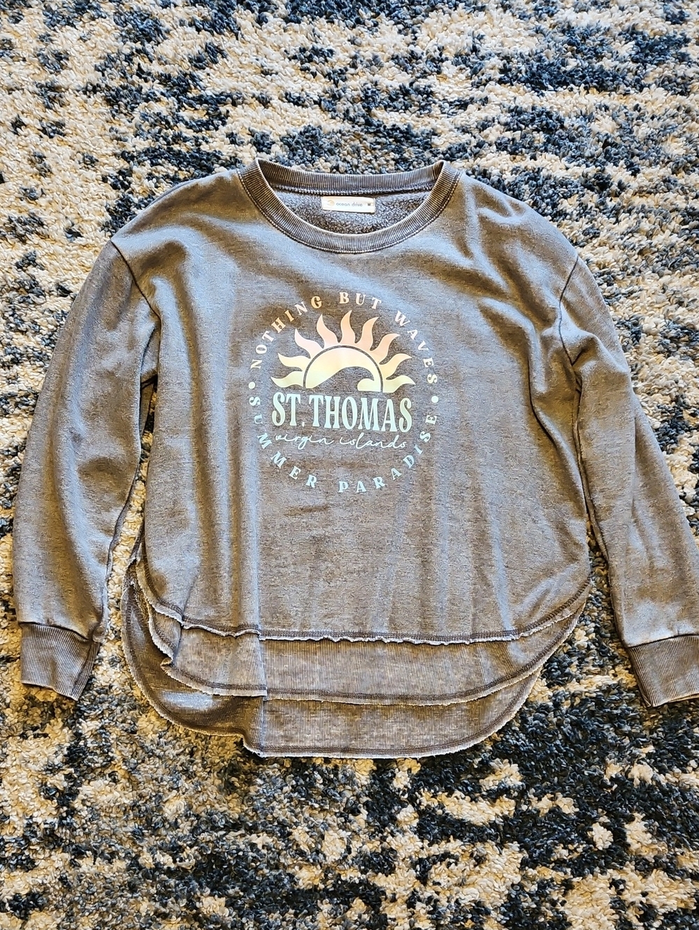 Hi Low Lightweight Sweatshirt Graphic Top